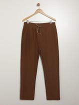 Calça Texturizada Reta Plus Size Feminina CAFE Calça Texturizada Reta Plus Size Feminina CAFE