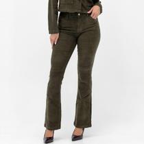 Calça Young Style Boot Cut em Veludo Cotelê Feminina Calça Young Style Boot Cut em Veludo Cotelê Feminina