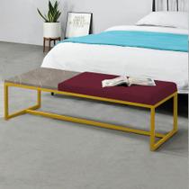 Calçadeira Recamier Londres 140cm Industrial Dourado Suede Bordô Tampo Quadrado MDF Marmorizado - Ahz Móveis