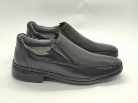 Calçado sapato masculino sem cadarço em couro marca Sapatoterapia cor preto 453265