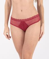 Calcinha de renda no bumbum e tule na parte da frente