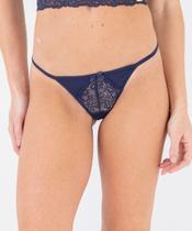 Calcinha string fio dental em renda e detalhe de tule