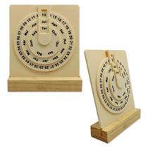 Calendário Permanente Decorativo de Mesa Com Base de Madeira e Amostrador Branco