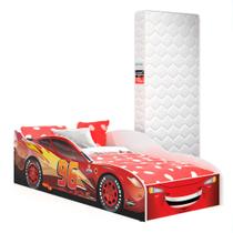 Cama Infantil Carros com Adesivo Diversão e Conforto no Quarto de Menino Cama Infantil Carros com Adesivo Diversão e Conforto no Quarto de Menino