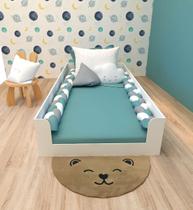 Cama Montessori com proteção lateral