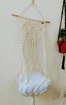 Cama pet suspensa em macramê na cor Cru com almofada Cama pet suspensa em macramê na cor Cru com almofada