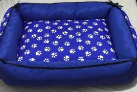 Cama retangular de luxo com patinhas