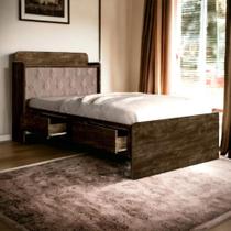 Cama Tamires Castanho com Capitonê Bege e Colchão