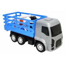 Caminhão boiadeiro roda livre grande com animais na carroceria de plástico de brinquedo