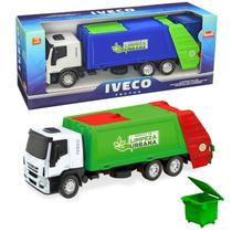 Caminhão Brinquedo de Lixo IVECO com Baú que Abre + Acessórios