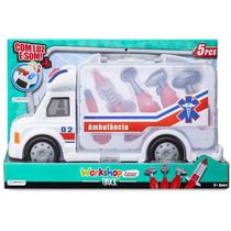 Caminhão De Primeiros Socorros Workshop Junior Truck com 5 Acessórios Multikids - BR900