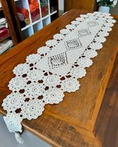 Caminho De Mesa Abacaxi 1,65mx45cm M Barbante Fino Crochê Artesanal Caminho De Mesa Abacaxi 1,65mx45cm M Barbante Fino Crochê Artesanal