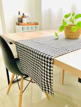 Caminho de Mesa Jacquard Bahamas Preto