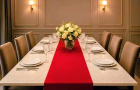 Caminho de Mesa Oxford Sofisticação e Elegância para sua Decoração