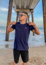 Camisa azul marinho