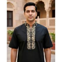 Camisa Bata Indiana Masculina Manga Curta Gola Pala Bordada T: Gg Cor:Preto IF-1402 Camisa Bata Indiana Masculina Manga Curta Gola Pala Bordada T: Gg Cor:Preto IF-1402