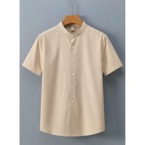 Camisa Bege Gola Padre: Elegância Minimalista que Chama Atenção