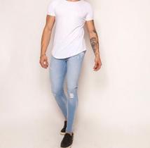 Camisa branca básica