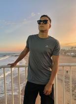 Camisa cinza chumbo Camisa cinza chumbo