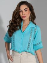 Camisa com botoes e renda viscose luxo elegante evento trabalho estilo moderno modesto
