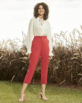 Camisa em seda off white detalhes frufru. 42