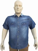 Camisa masculina jeans stone manga curta plus site 28531 com 2 bolsos frontais