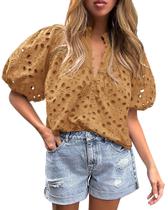 Camisa PRETTYGARDEN Verde Militar Pequena Decote V com Renda e Botões Camisa PRETTYGARDEN Verde Militar Pequena Decote V com Renda e Botões