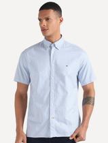 Camisa Tommy Hilfiger Masculina Manga Curta Xadrez Gingham Branca/Azul Claro Camisa Tommy Hilfiger Masculina Manga Curta Xadrez Gingham Branca/Azul Claro