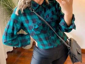 Camisa xadrez feminina em viscose blusa com bolsos super na moda
