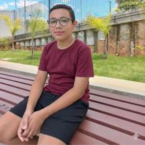 Camiseta 100% Algodão Básica Infantil em Cores Diversas Cor:BordôTamanho:16 Anos