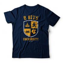Camiseta 8 Bits University Studio Geek Camiseta 8 Bits University Studio Geek