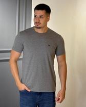Camiseta Acostamento Lobo Nas Costas Tamanho:PCor:Mescla Grafite Camiseta Acostamento Lobo Nas Costas Tamanho:PCor:Mescla Grafite
