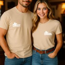 Camiseta Afulto Unissex Casal Country Estampa Cowboy e Cowgirl Peito Minimalista Linda Fofa Agro