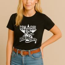 Camiseta Agodão Feminina Estamp Stay Wild And Free Cowgirl Agro Country Moda Jovem Festa Manga Curta