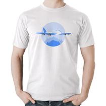 Camiseta Algodão Avião nas Montanhas - Foca na Moda