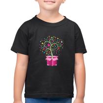 Camiseta Algodão Infantil Árvore Corações Caixa - Foca na Moda