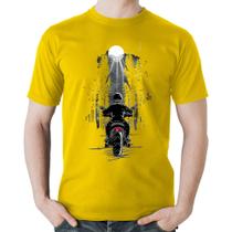 Camiseta Algodão Motociclista na floresta - Foca na Moda