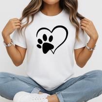 Camiseta Baby Look Feminina Coração com Patinha Estampa Pet Minimalista Presente Amantes de Animais