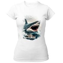 Camiseta Baby Look Megalodon atacando embarcacao Camiseta Baby Look Megalodon atacando embarcacao