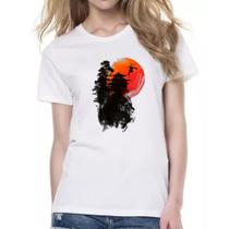 Camiseta Baby Look Ninja sob a lua de sangue