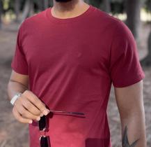 Camiseta Básica Bordô