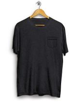 Camiseta Básica Brush com Bolso 100% Algodão Preta Regular