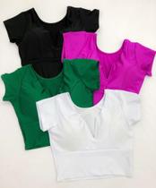 Camiseta básica feminina Camiseta básica feminina