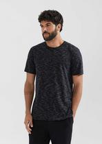 Camiseta Básica Masculina Regular Em Malha Jet Com Bordado Camiseta Básica Masculina Regular Em Malha Jet Com Bordado