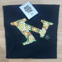 Camiseta básica n margaridas preto g ref 195013