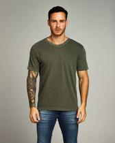 Camiseta Básica Verde Militar Gola V Kessler