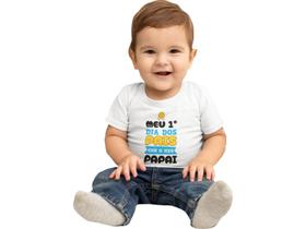 Camiseta Bebê Frases Meu Primeiro Dia Dos Pais Com Meu Papai Branca