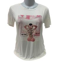 Camiseta Bordada Com Aplicação Plus Size Camiseta Bordada Com Aplicação Plus Size
