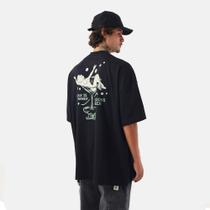 Camiseta Box Fit Lost Relax Is Summer Camiseta Box Fit Lost Relax Is Summer
