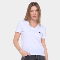Camiseta Calvin Klein Egípicio Patch V Feminina Camiseta Calvin Klein Egípicio Patch V Feminina